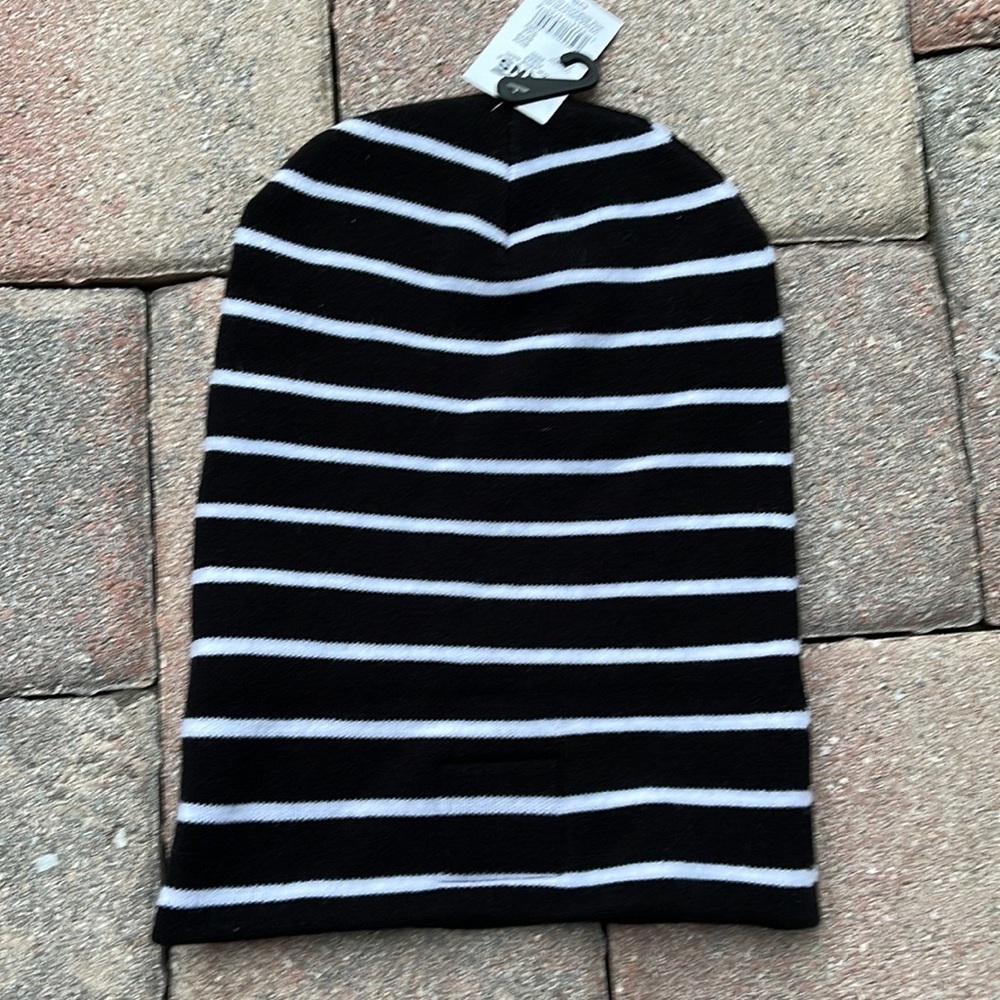 VANS BREAKIN CURFEW KNIT CUFF BEANIE ADULT HAT BLACK WHITE VN0A5GUV2UC 
WOMENS - Picture 9 of 16